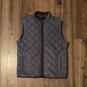 Tahari Quilted Gray Men's Vest with Brown Trim